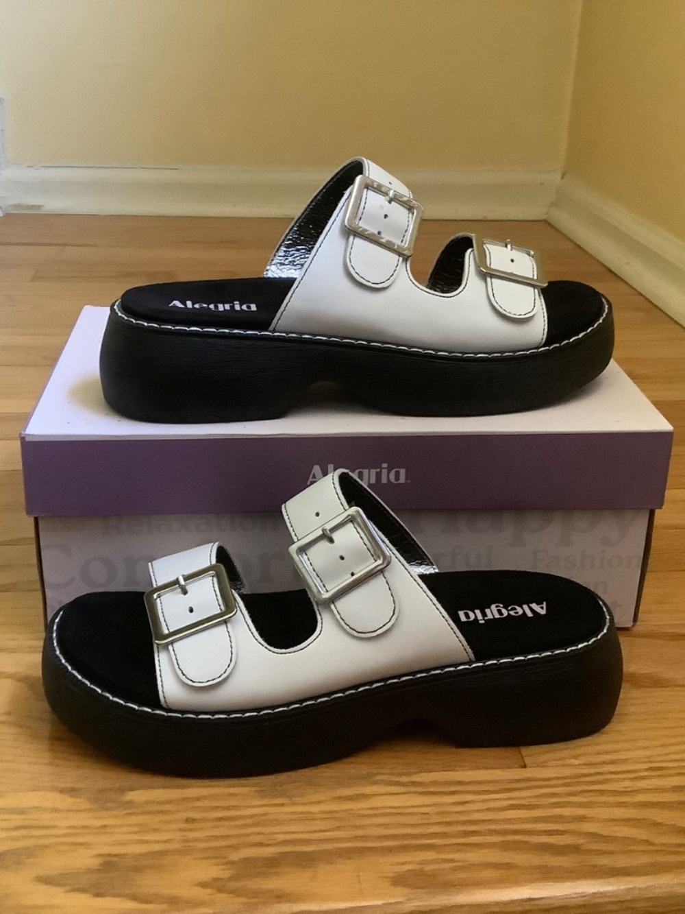 Alegria Iza Adjustable Leather Double Buckle Slide Sandal White SZ EU40/US9.5-10 - Picture 3 of 16
